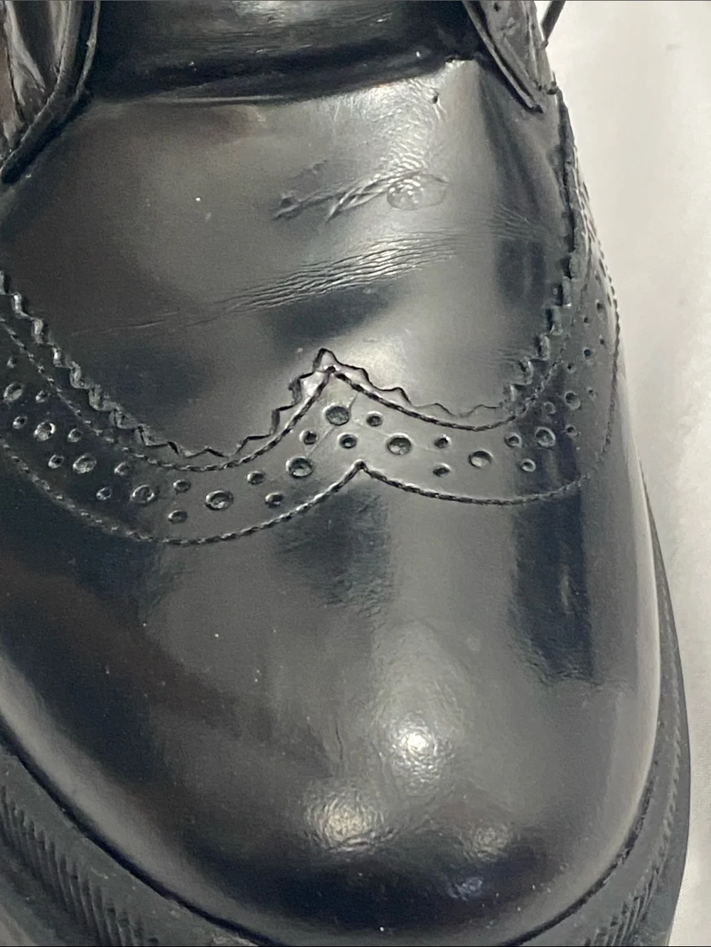Men's Black Leather Chukka Boots with Lace-Up Brogue Detailing